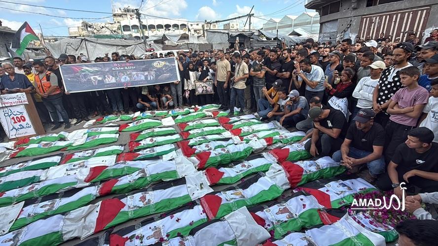 تشييع جثامين 51 شهيدا انتشلتهم طواقم الإنقاذ من تحت أنقاض النصيرات وسط قطاع غزة