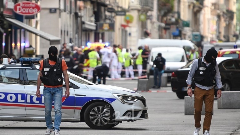 الشرطة الفرنسية: اعتقال شخص بعد تنفيذ عملية طعن في العاصمة باريس