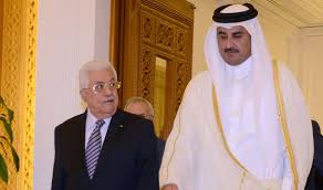عباس يصل قطر ويلتقي الأمير تميم ويعزي بوفاة الشيخ حمد بن خليفة 