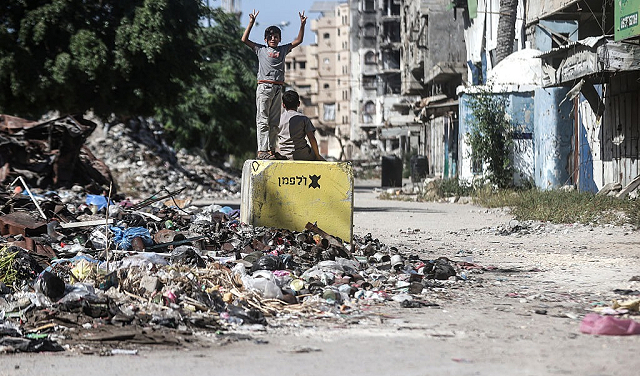 توسع "الخط الأصفر" يجبر آلاف الفلسطينيين على نزوح جديد في قطاع غزة