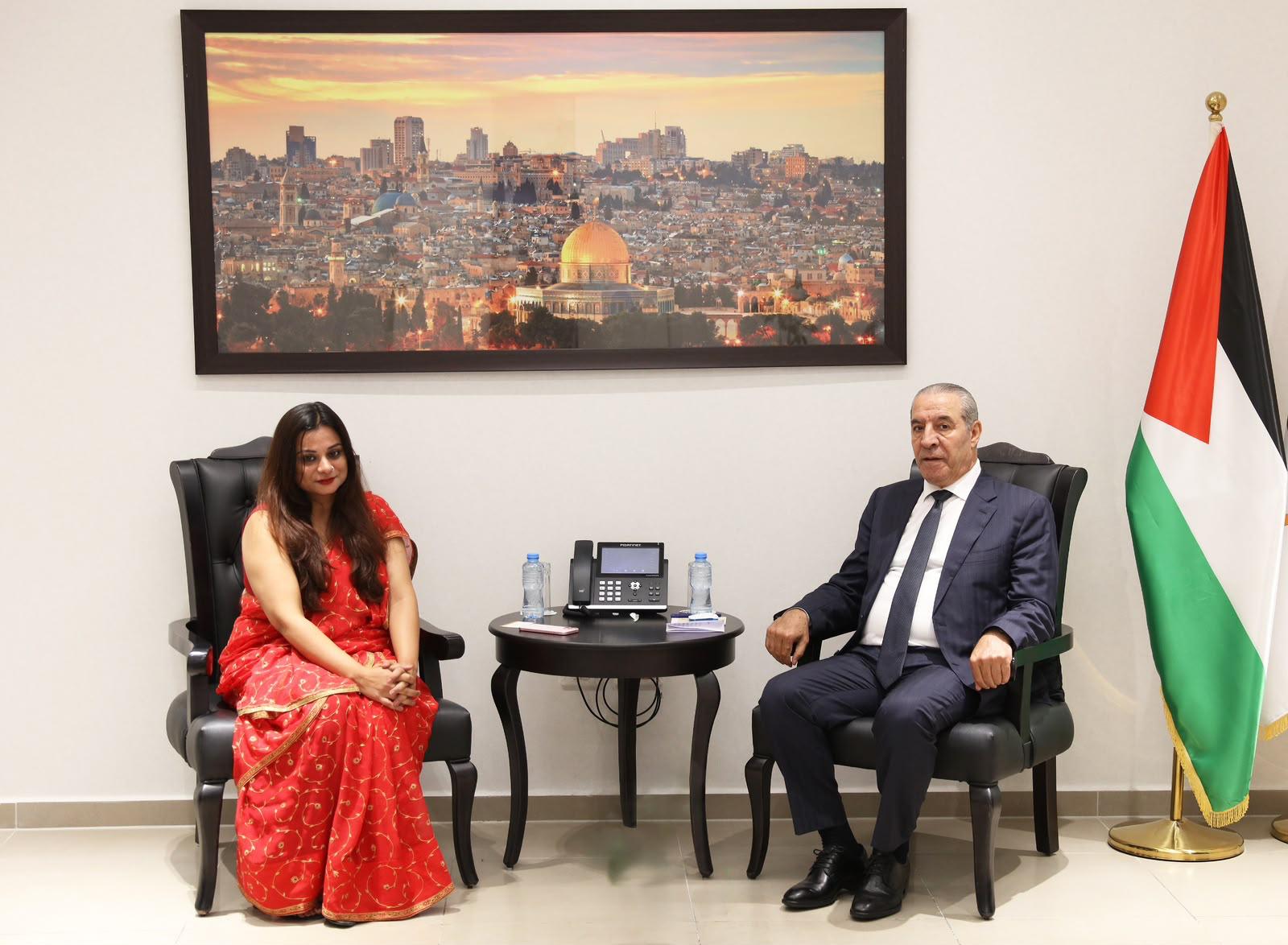 الشيخ يستقبل ممثلة جمهورية الهند لدى دولة فلسطين