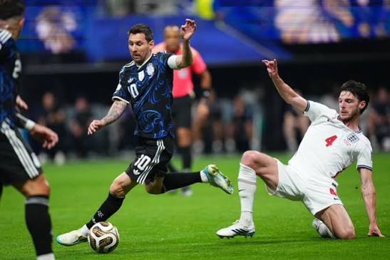 الإرجنتين تخطف إنجلترا بفوز قاس وتصل لنهائي كأس العالم- فيديو