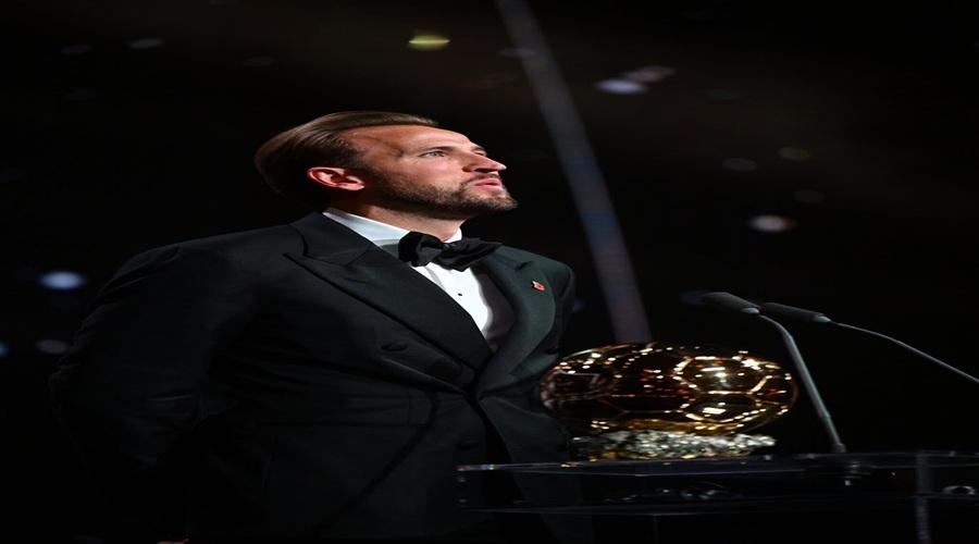 هاري كين يحصد جائزة الكرة الذهبية 2026..ومبابي ثانيا