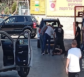 محدث - مقتل وإصابة إسرائيليين في عملية إطلاق نار بمنطقة المثلث واغتيال أحد المنفذين - فيديو