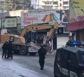الجرافات الإسرائيلية تسحق آمال إقامة دولة فلسطينية