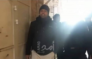 شرطة الاحتلال تعتدي على حارس المسجد الأقصى "مهند إدريس"