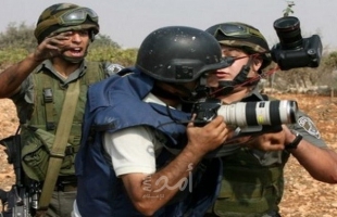 مكتب غزة الإعلامي يرصد (300) انتهاك بحق الصحفيين خلال النصف الأول من (2019)