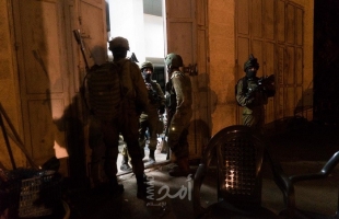 قوات الاحتلال تعتقل مواطناً من ذوي الاحتياجات الخاصة بعد الاعتداء عليه شرق قلقيلية