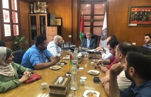 مجلس الشباب الفلسطيني يزور مقر بلدية غزة ويلتقي برئيسها