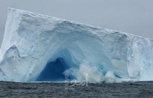 جبل جليدي  بحجم لندن الكبرى ينفصل عن القارة القطبية الجنوبية
