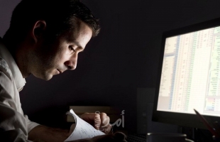 دراسة بريطانية تكشف مخاطر العمل ليلاً