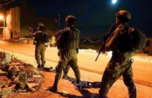 صور - بالأسماء.. جيش الاحتلال يشن حملة مداهمات واعتقالات بالضفة الغربية