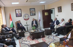 رداً على تمسك رئيس البلدية  برئاسة جمعية "أرلم".. استقالة (5) أعضاء من بلدية رام الله