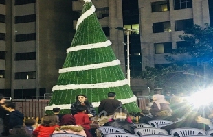 خوري يشارك في اضاءة "شجرة الميلاد" بالقدس