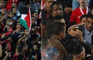 مصر: استغاثة  من محامي الشاب الذي رفع العلم الفلسطيني في استاد القاهرة