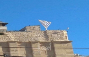 أبو الرب يستنكر وضع قوات الإحتلال "شمعدان" على سطح مسجد "النبي صموئيل"