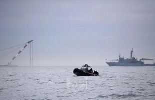 شاهدان من رويترز: انطفاء حريق في سفينة قبالة ساحل دبي