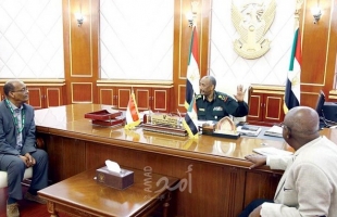 البرهان يتهم حزب البشير بالتخطيط لانقلاب..ويتوقع شطب السودان من قائمة الإرهاب