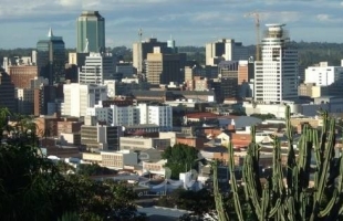 زيمبابوي ترحب بتخفيف عقوبات الاتحاد الأوروبي عليها وتطالب بإلغائها