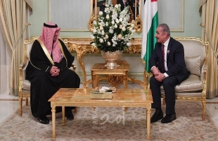 أشتية يلتقي وزير الداخلية الكويتي لبحث تعزيز التعاون المشترك
