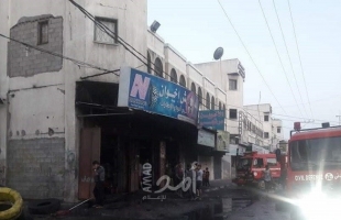 اندلاع حريق هائل في محل لبيع "الاطارات المطاطية" شرق غزة والدفاع المدني يسيطر عليه