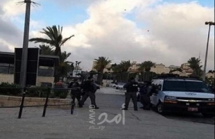قوات الاحتلال تنصب حاجزاً عسكرياً شمال غرب القدس
