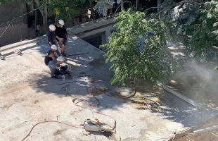 صور .. قوات الاحتلال تهدم منزل وتستعد لهدم آخر بالقدس وتصادر كرفان في الخليل