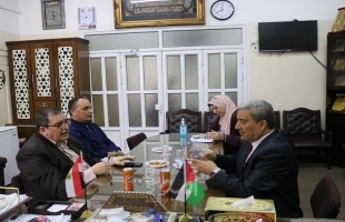 "المعاهد الأزهرية" تستقبل رئيس الفريق الوطني لإعادة إعمار قطاع غزة - صور