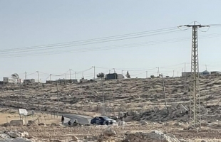 الخليل: مستوطنون يهاجمون منازل المواطنين في مسافر يطا
