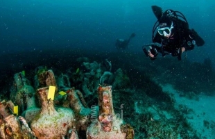 اليونان تفتتح أول متحف تحت الماء في العالم - فيديو