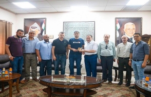 رئيس بلدية قلقيلية يستقبل وفدا من منطقة الشهيد غسان هزاع - صور