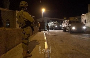 قوات الاحتلال تشن حملة اعتقالات ومداهمات للمنازل في الضفة الغربية