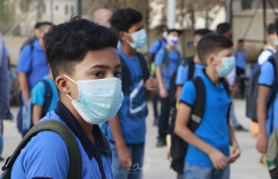 البريج: أهالي يغلقون مدرسة احتجاجاً على رفض الوكالة استيعاب أبنائهم في مدارسها