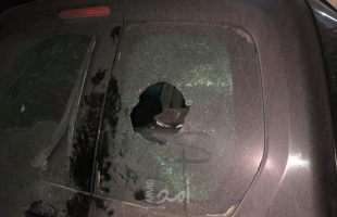 إصابة الشاب "نصر نوفل" خلال رشقه بالحجارة من قبل مستوطنين شرق رام الله