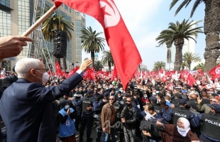 "جون أفريك": ثورة قادمة في "النهضة" التونسية استباقا لمرحلة ما بعد الغنوشي