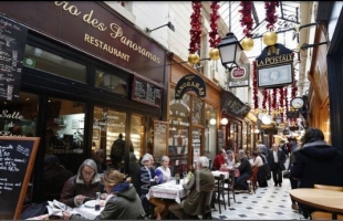 فضيحة تطال وزراء فرنسيين بسبب "مطاعم سرية" - فيديو
