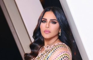 قبلة عبد الله الرويشد لأحلام تشعل مواقع التواصل الاجتماعي - فيديو