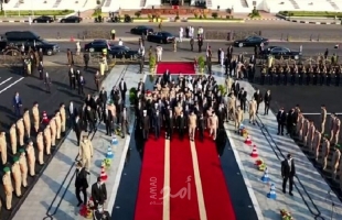 مصر.. جنازة عسكرية كبيرة لأول مرة في تاريخ البلاد لسيدة بمشاركة السيسي - فيديو