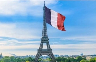 فرنسا تخطط لرفع أكبر علم في التاريخ على برج إيفل