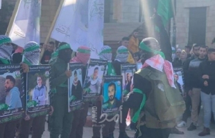 رام الله: عناصر كتلة حماس يحدثون خراباً بقاعة الشهيد ناصر في جامعة بير زيت- فيديو