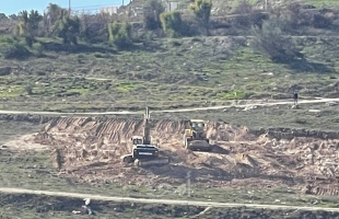 جرافات جيش الاحتلال تجرف أراضي واسعة من "العيسوية" في القدس