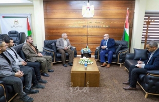 غزة: العمصي يبحث مع رئيس لجنة العمل في حكومة حماس الحد الأدنى للأجور