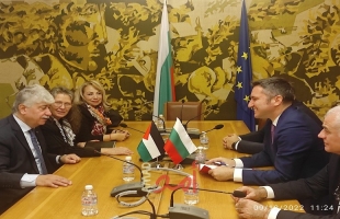د.مجدلاني يلتقي نائب رئيس البرلمان البلغاري ويبحثان آخر المستجدات السياسية