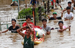 ارتفاع حصيلة قتلى الفيضانات وانزلاقات التربة في الفيليبين إلى 51