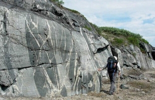 تعرف على أقدم الصخور الموجودة على الأرض