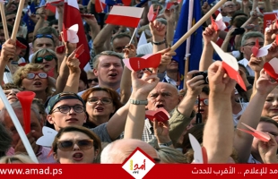 الآلاف يتظاهرون في بولندا للمطالبة بتغيير الحكومة