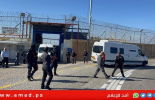 استحداث إجراءات مهينة بسجن عوفر خلال لقاء الأسرى بمحاميهم