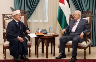 الرئيس عباس يستقبل المفتي العام ويوجه بدعم صمود المواطنين في القدس