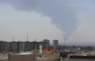 محدث - سماع دوي انفجارات قرب بندر عباس وتضرر رصيف بهمن جنوب إيران