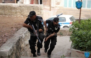 نابلس: إلقاء القبض على (4) مشتبه بهم بالاعتداء على شاب في البلدة القديمة